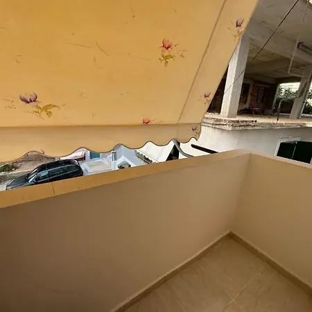 Apartment Roy Sarande