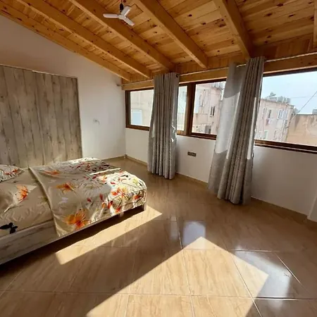 Roy Apartment