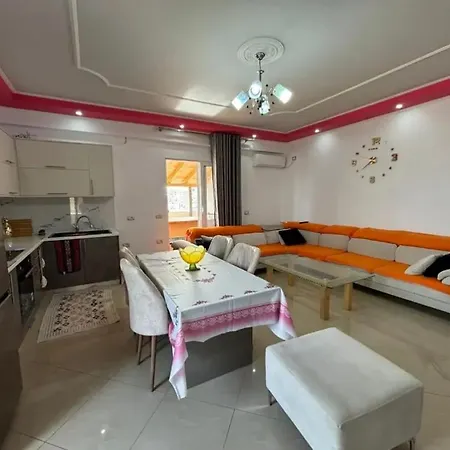 Roy Apartment *
